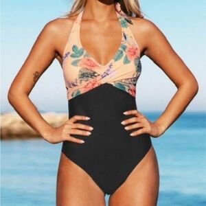 NWT Medium Cupshe One Piece Bathing Swimsuit.